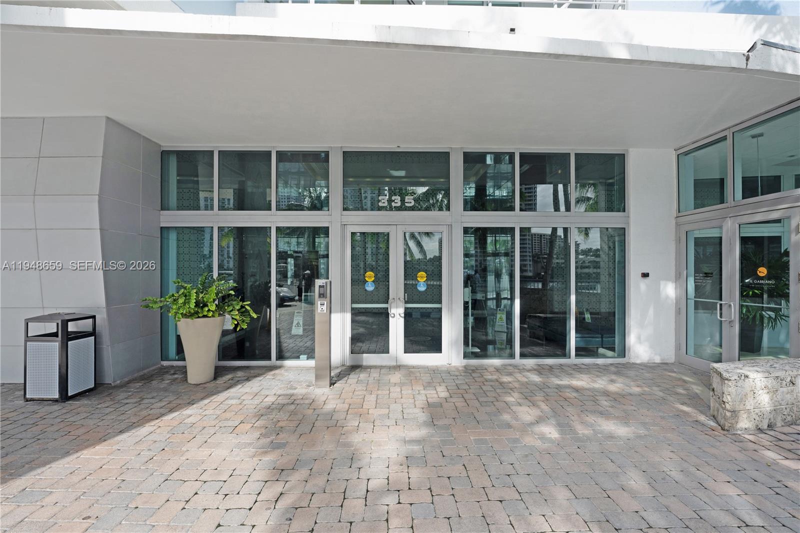 335 S Biscayne Blvd #4104, Miami FL 33131
