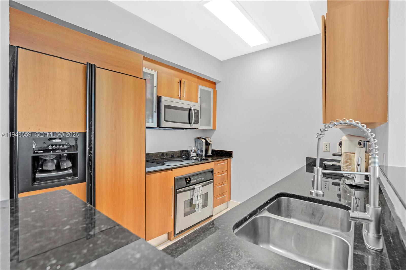 335 S Biscayne Blvd #4104, Miami FL 33131