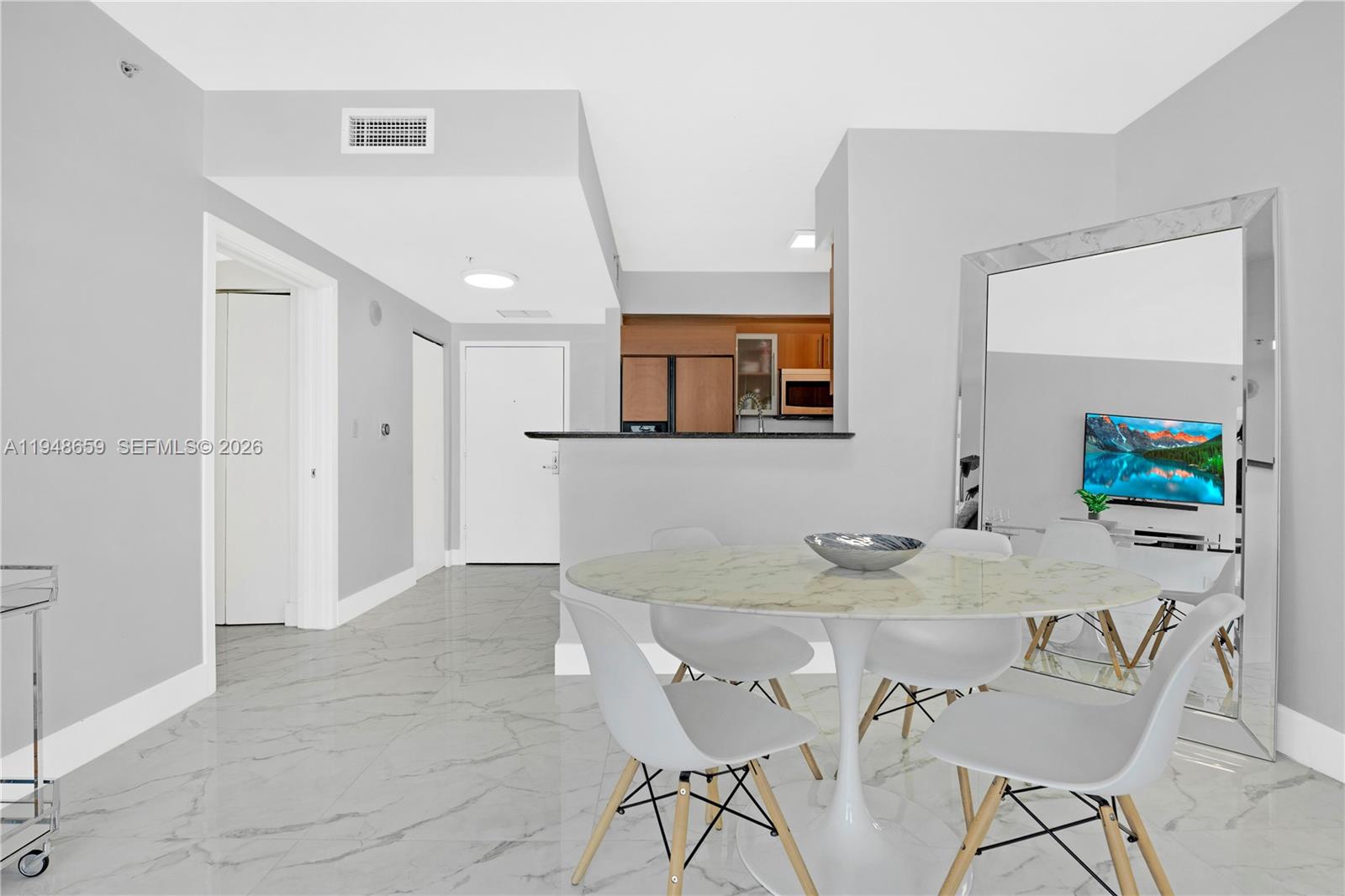 335 S Biscayne Blvd #4104, Miami FL 33131