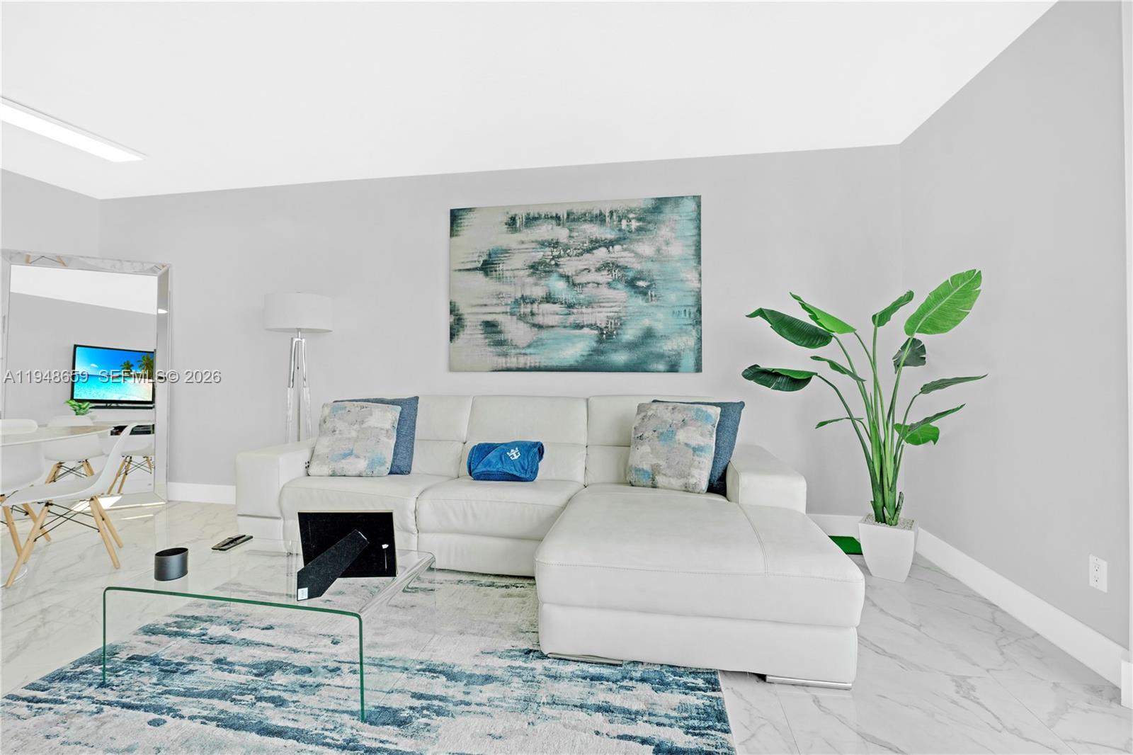 335 S Biscayne Blvd #4104, Miami FL 33131