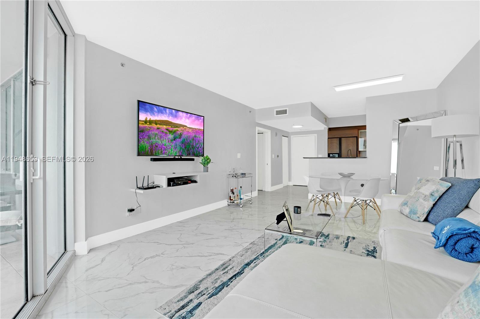 335 S Biscayne Blvd #4104, Miami FL 33131