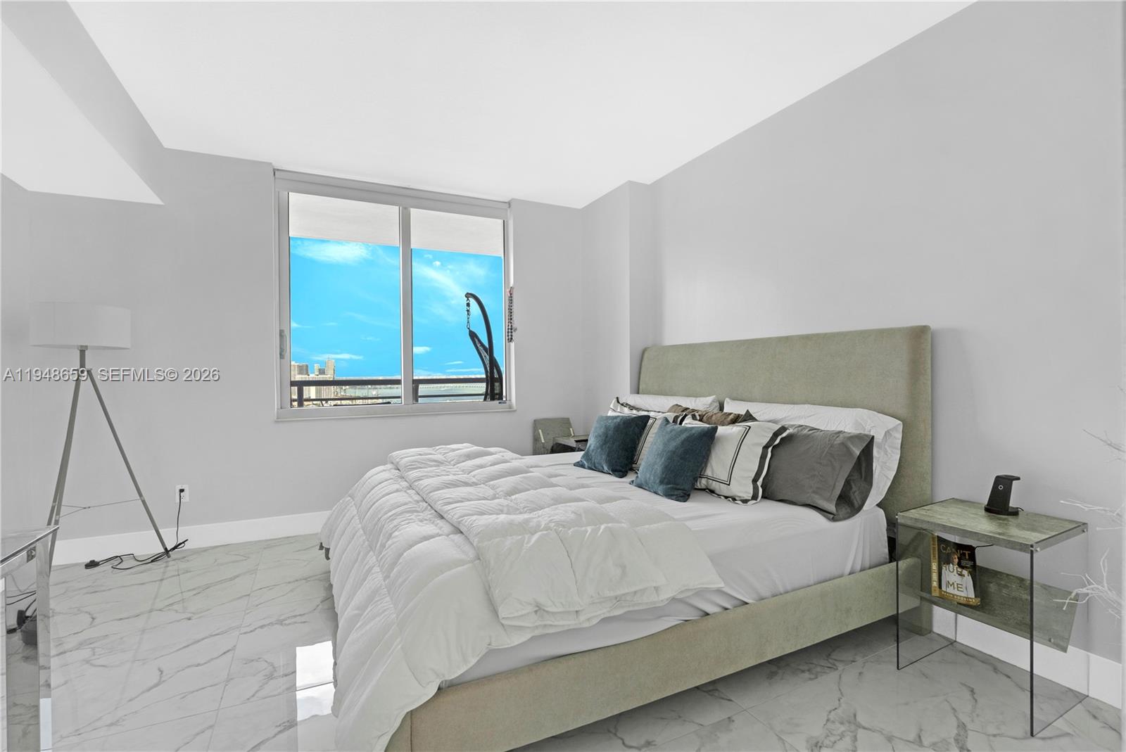 335 S Biscayne Blvd #4104, Miami FL 33131