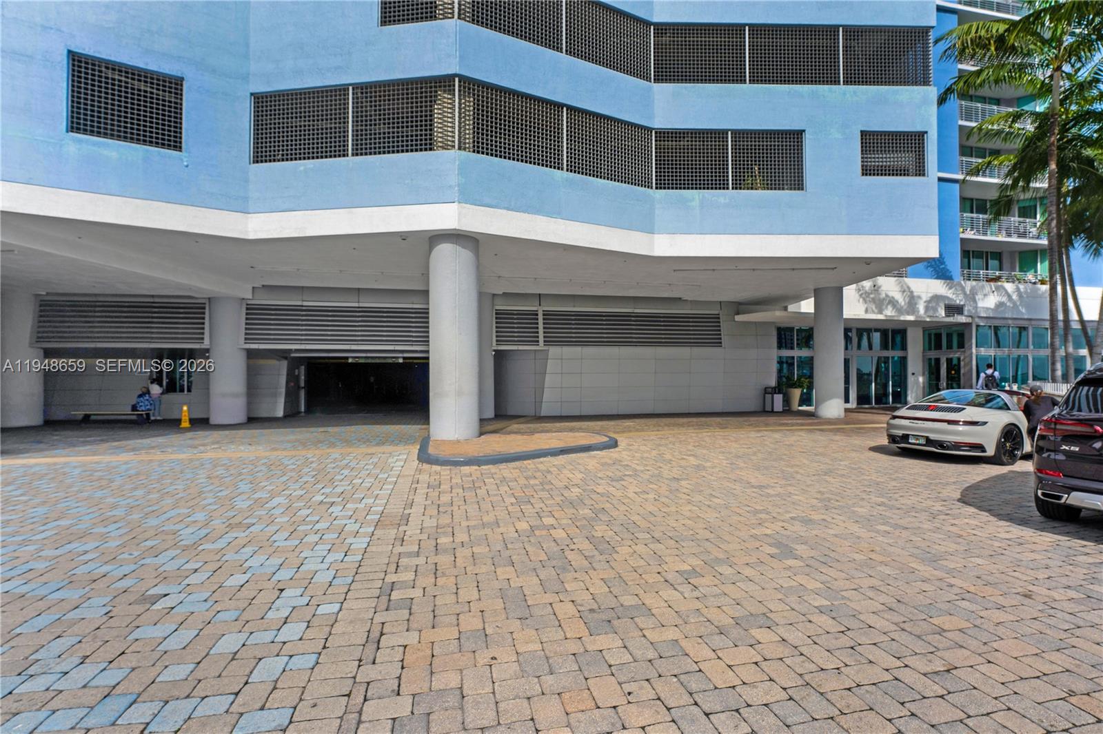 335 S Biscayne Blvd #4104, Miami FL 33131