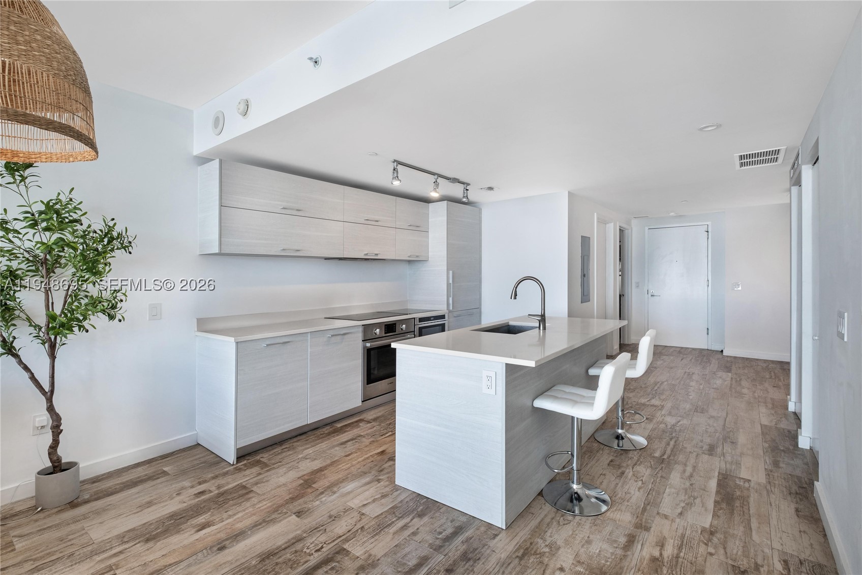 650 NE 32nd St #4306, Miami FL 33137