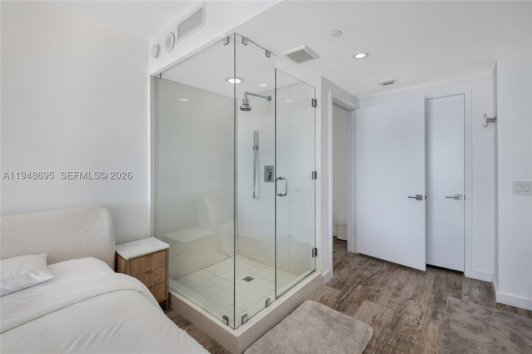 650 NE 32nd St #4306, Miami FL 33137
