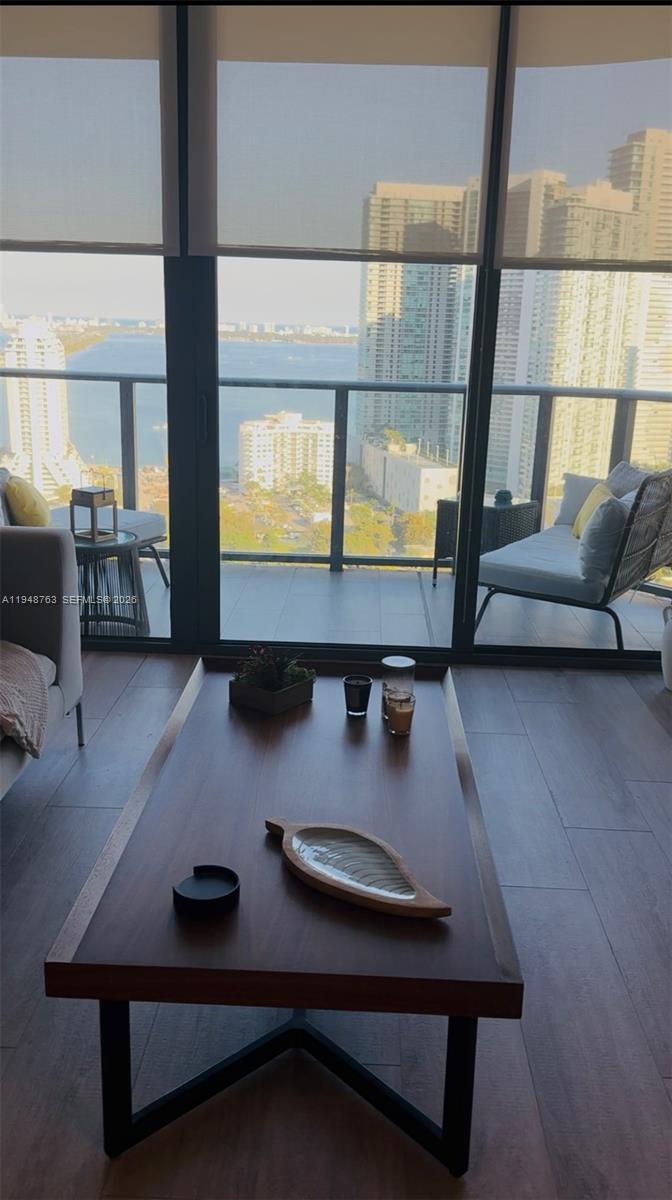 121 NE 34th St #3005, Miami FL 33137