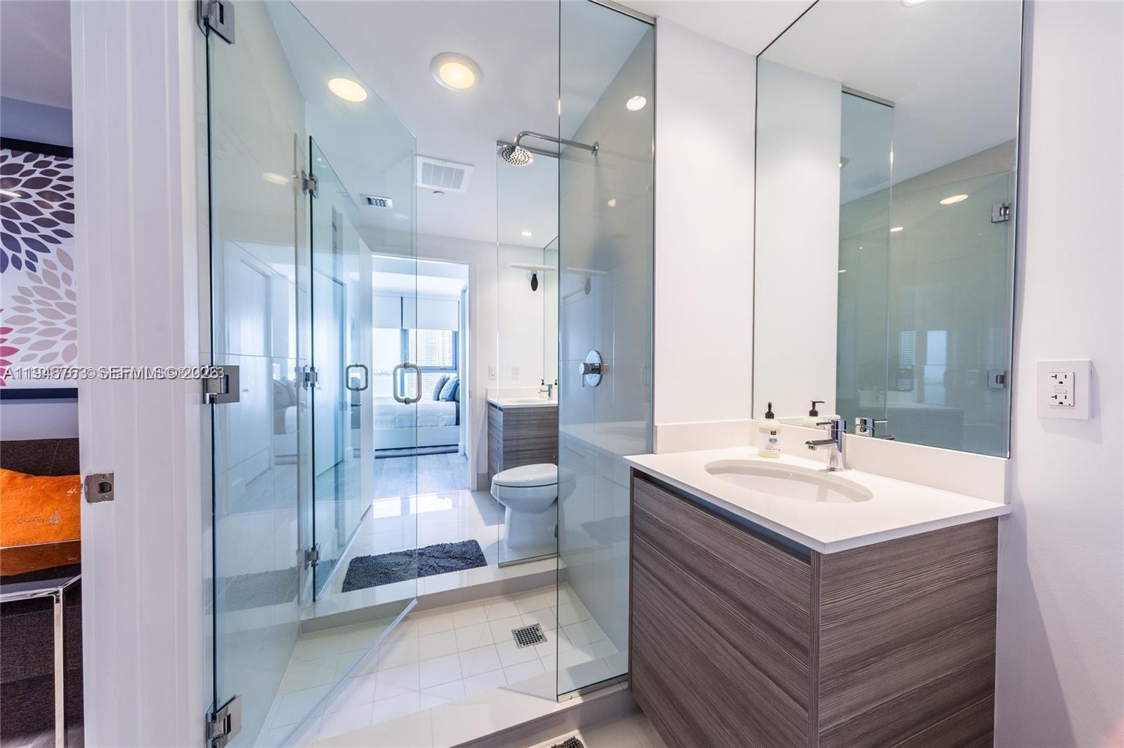 121 NE 34th St #3005, Miami FL 33137