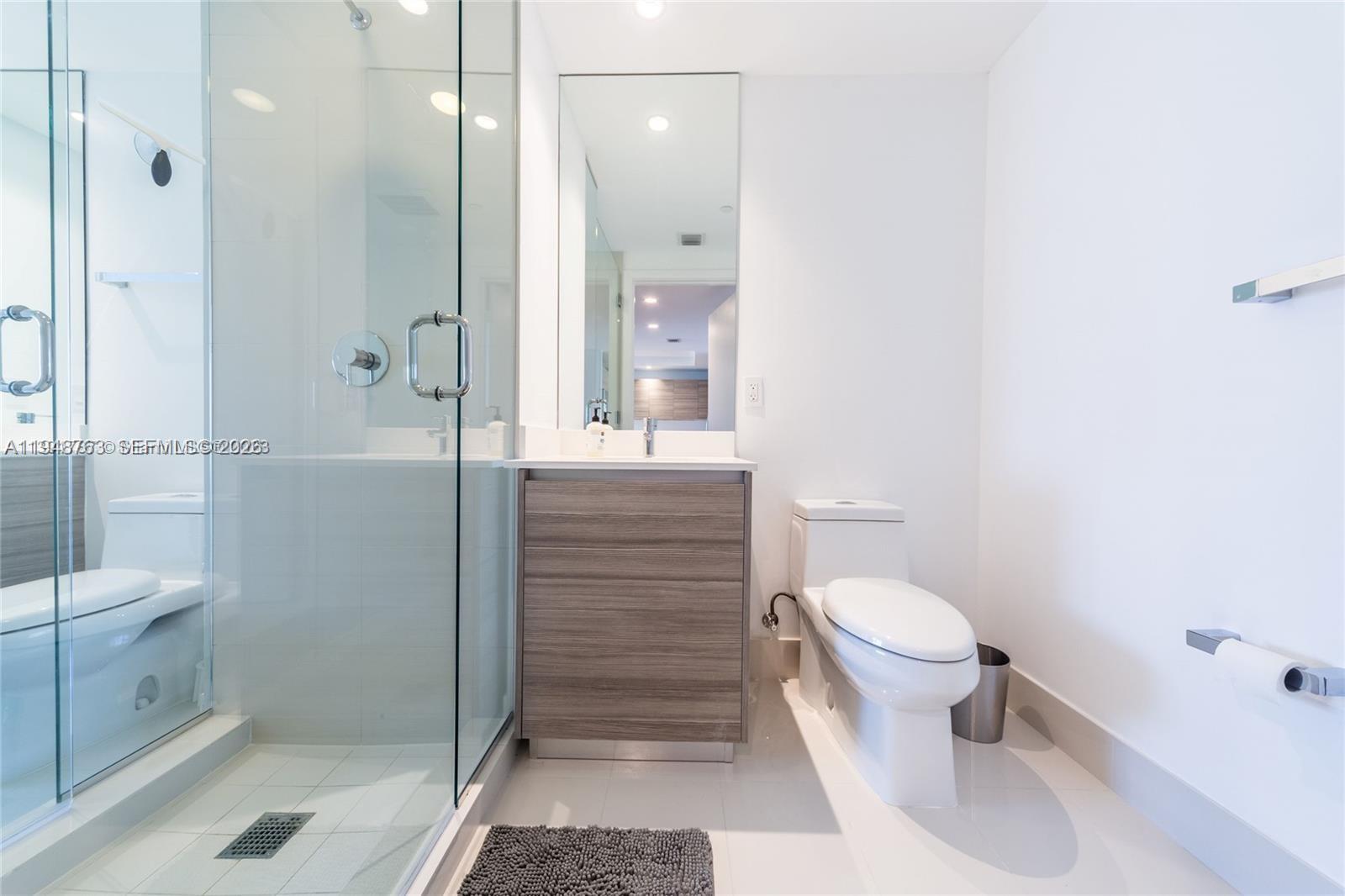 121 NE 34th St #3005, Miami FL 33137