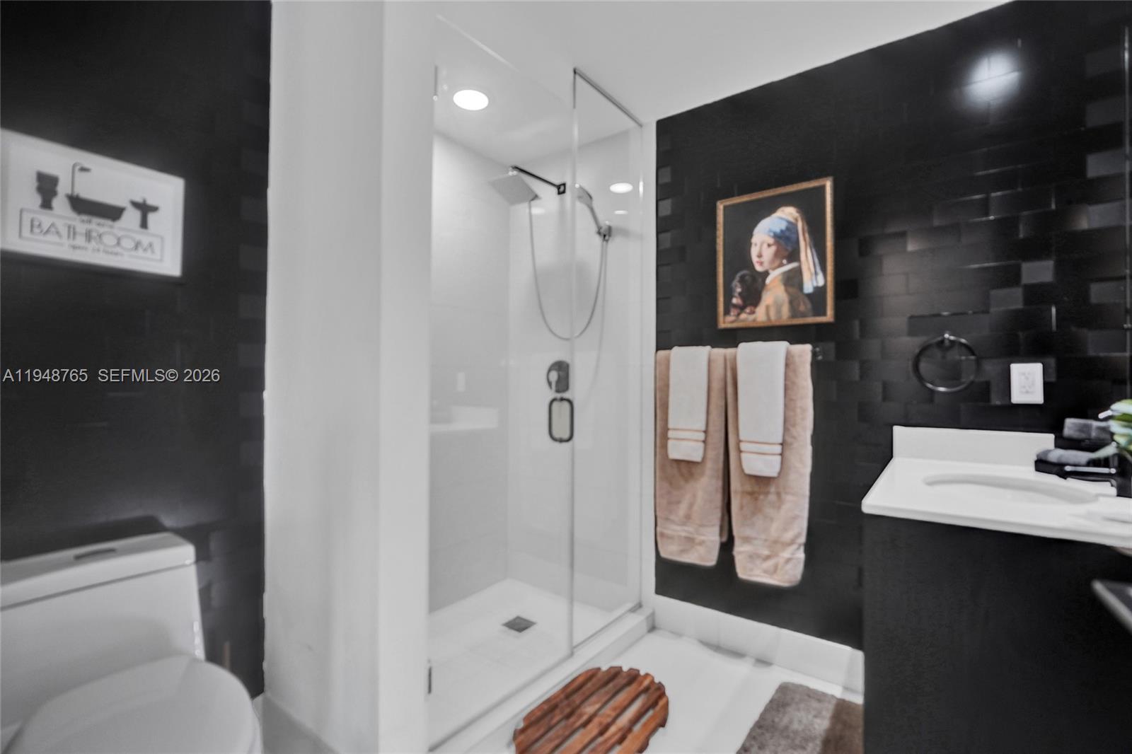 121 NE 34th St #910, Miami FL 33137