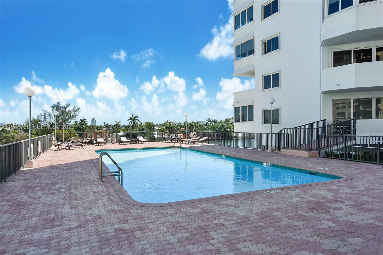 333 Sunset Dr #502, Fort Lauderdale FL 33301