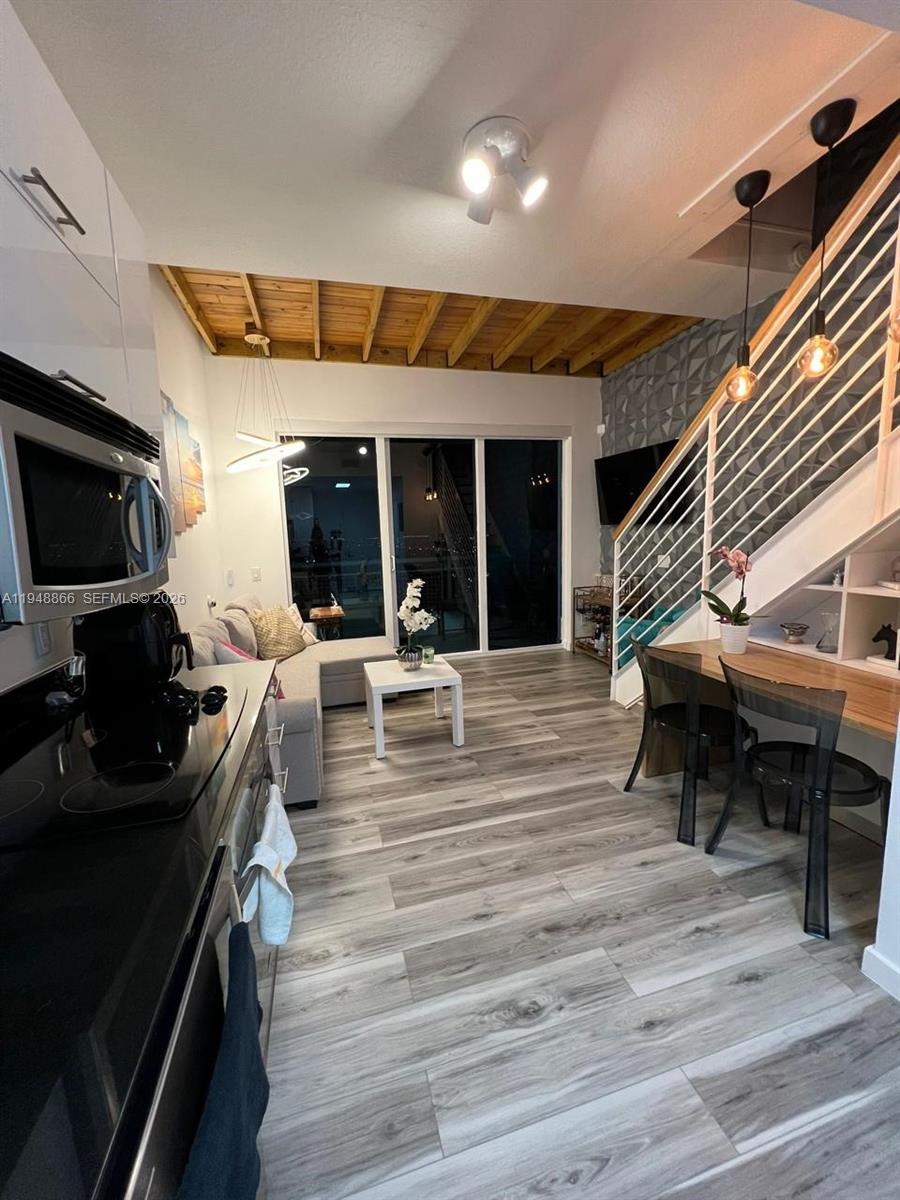 60 SW 13th St #3013, Miami FL 33130