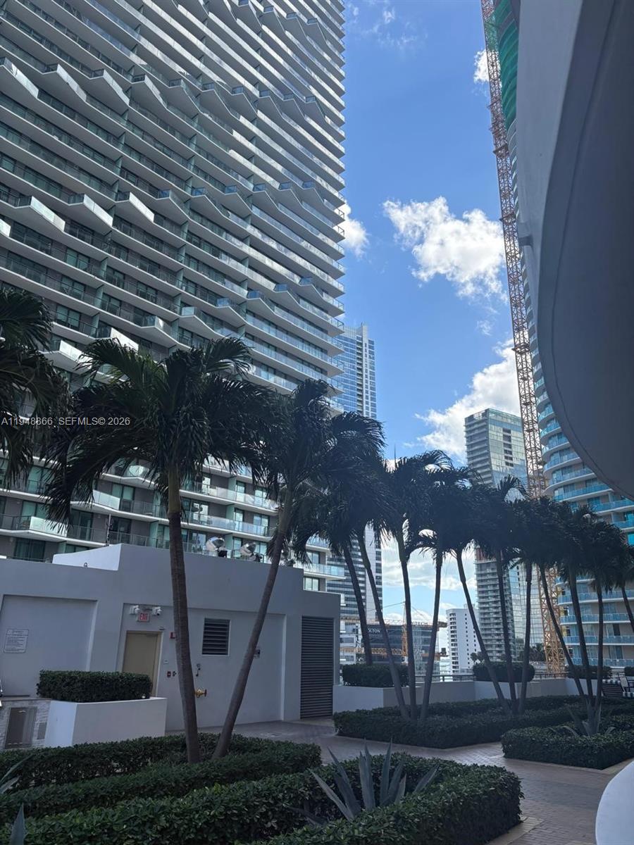 60 SW 13th St #3013, Miami FL 33130