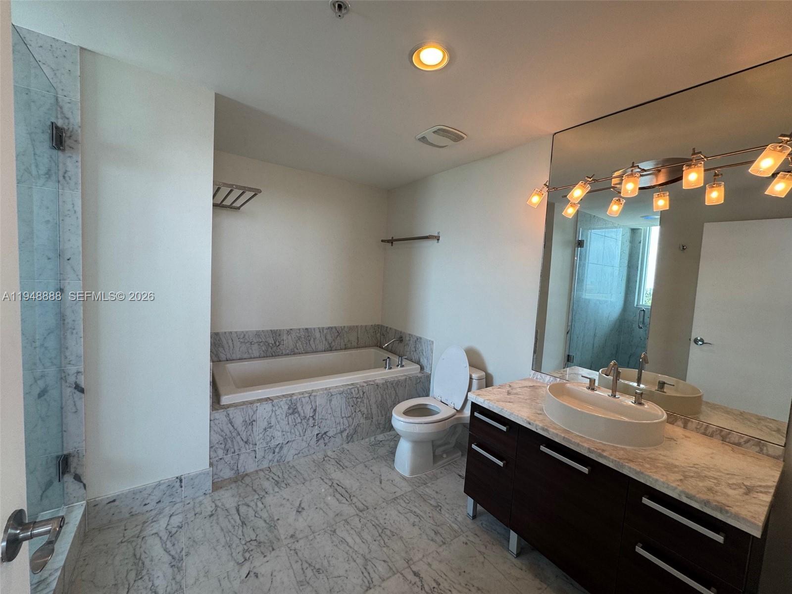 244 BISCAYNE BL #702, Miami FL 33132