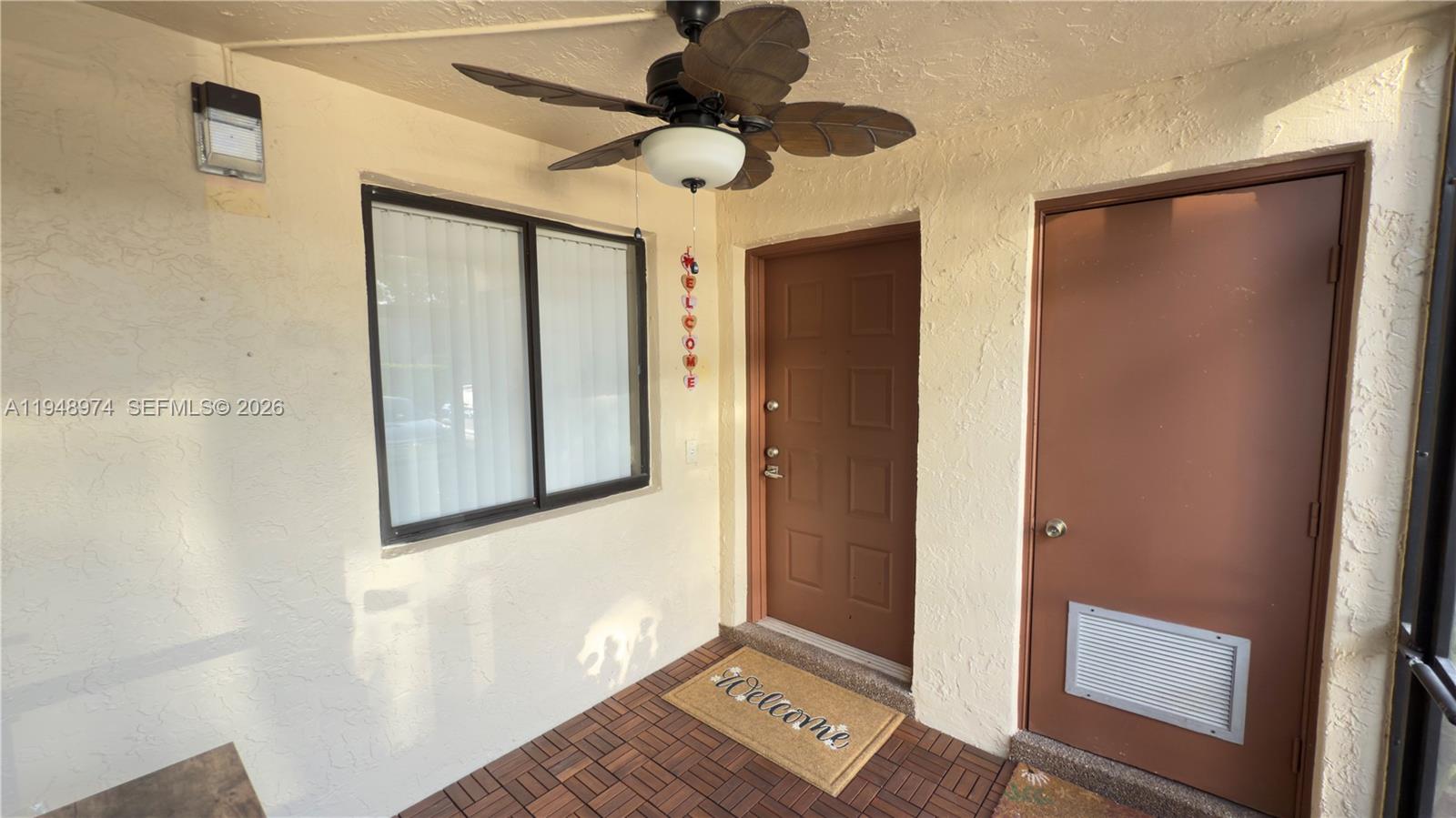 410 Lakeview Dr #103, Weston FL 33326