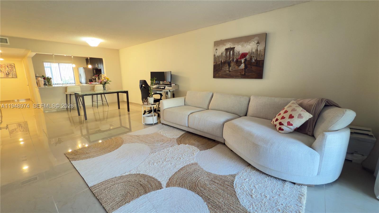 410 Lakeview Dr #103, Weston FL 33326