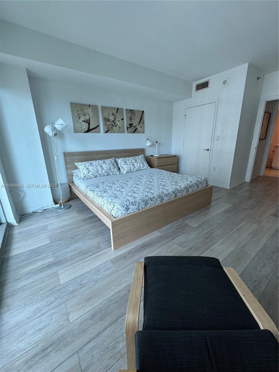 500 Brickell Ave #1704, Miami FL 33131