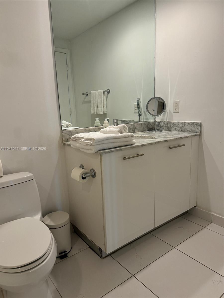 500 Brickell Ave #1704, Miami FL 33131