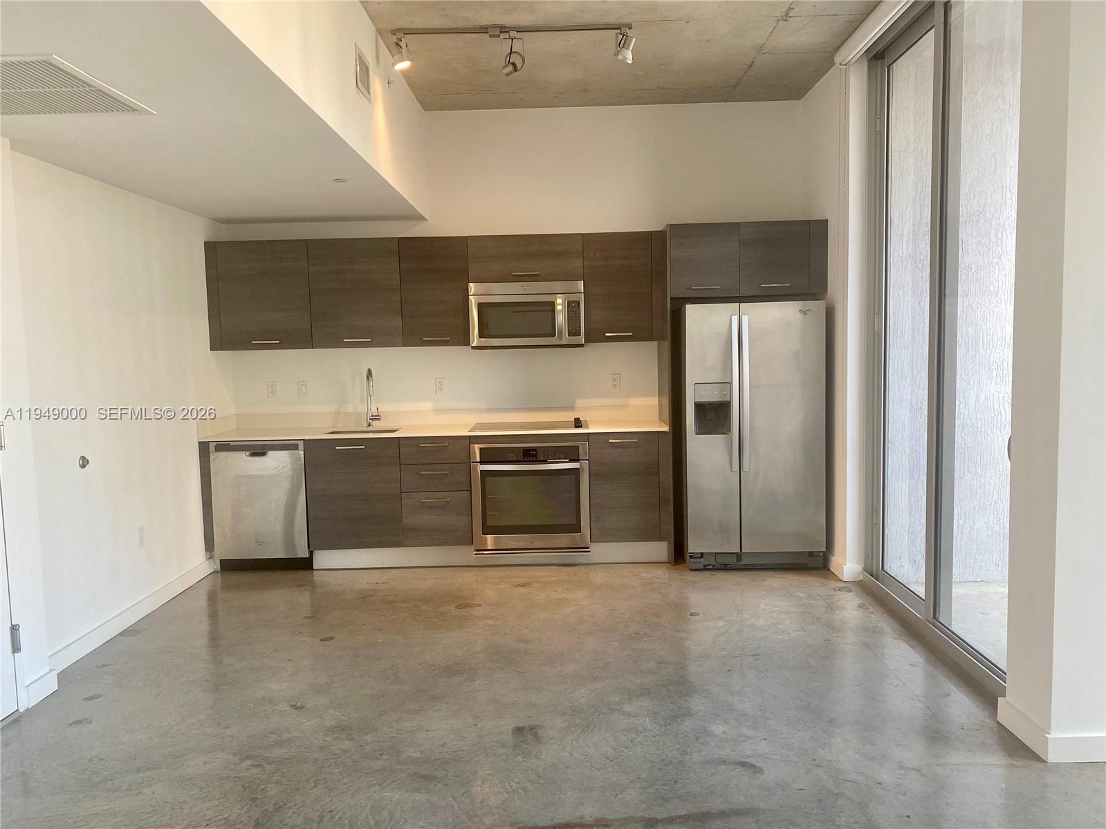 151 SE 1st St #1108, Miami FL 33131
