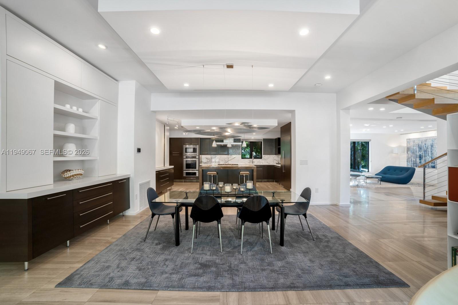 6840 Sunrise Pl, Coral Gables FL 33133