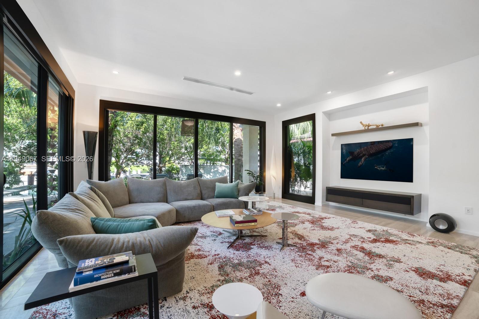 6840 Sunrise Pl, Coral Gables FL 33133