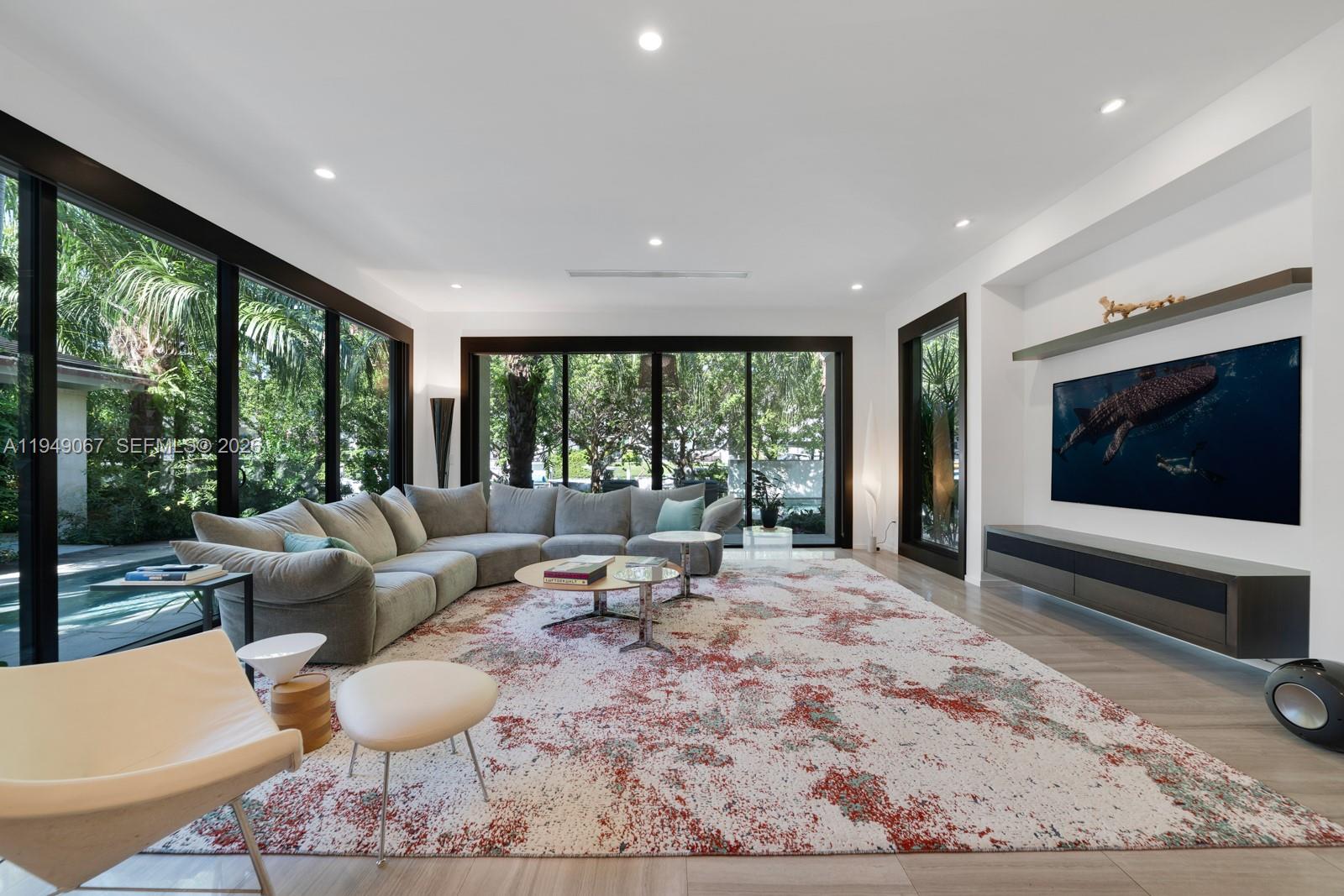 6840 Sunrise Pl, Coral Gables FL 33133