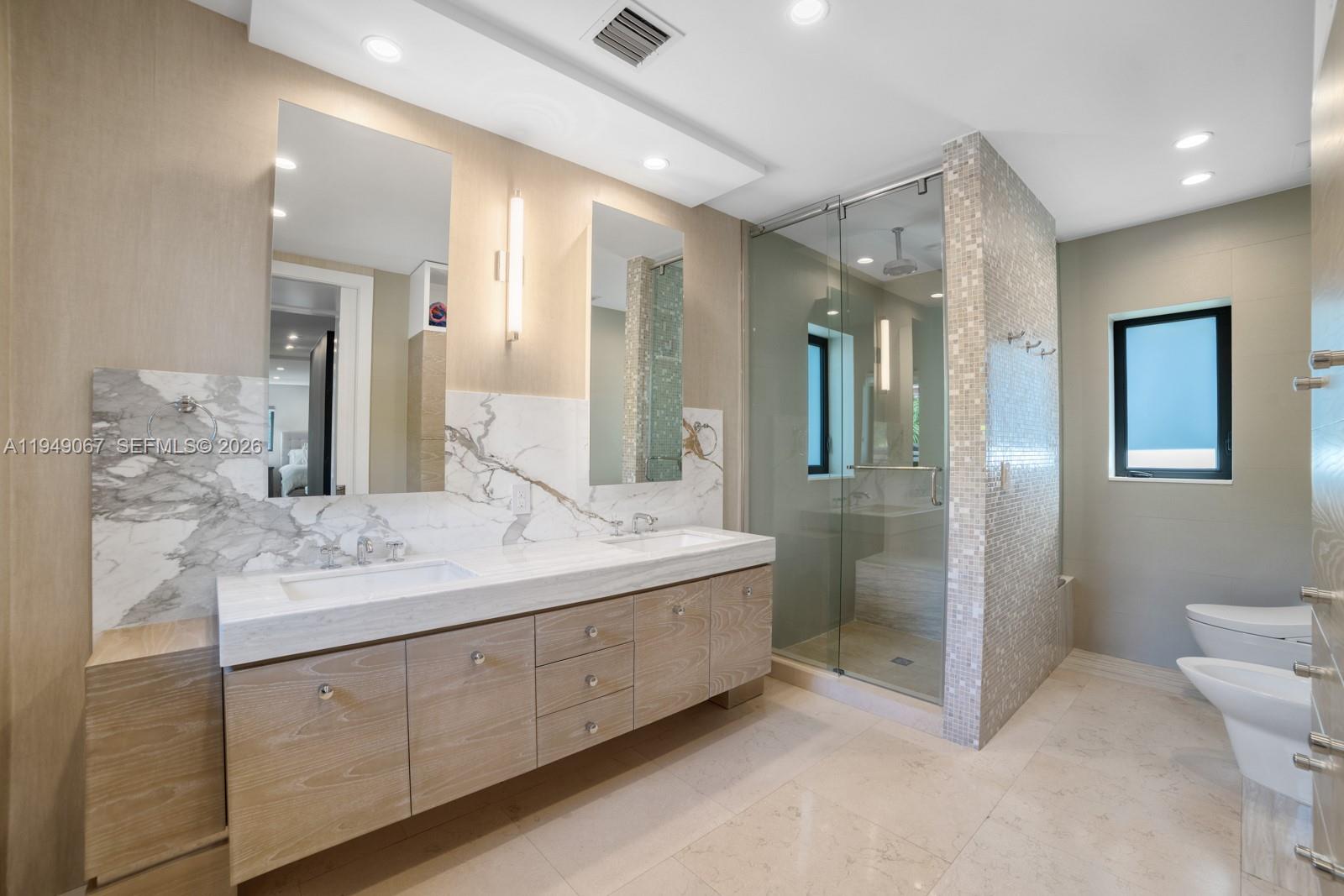 6840 Sunrise Pl, Coral Gables FL 33133