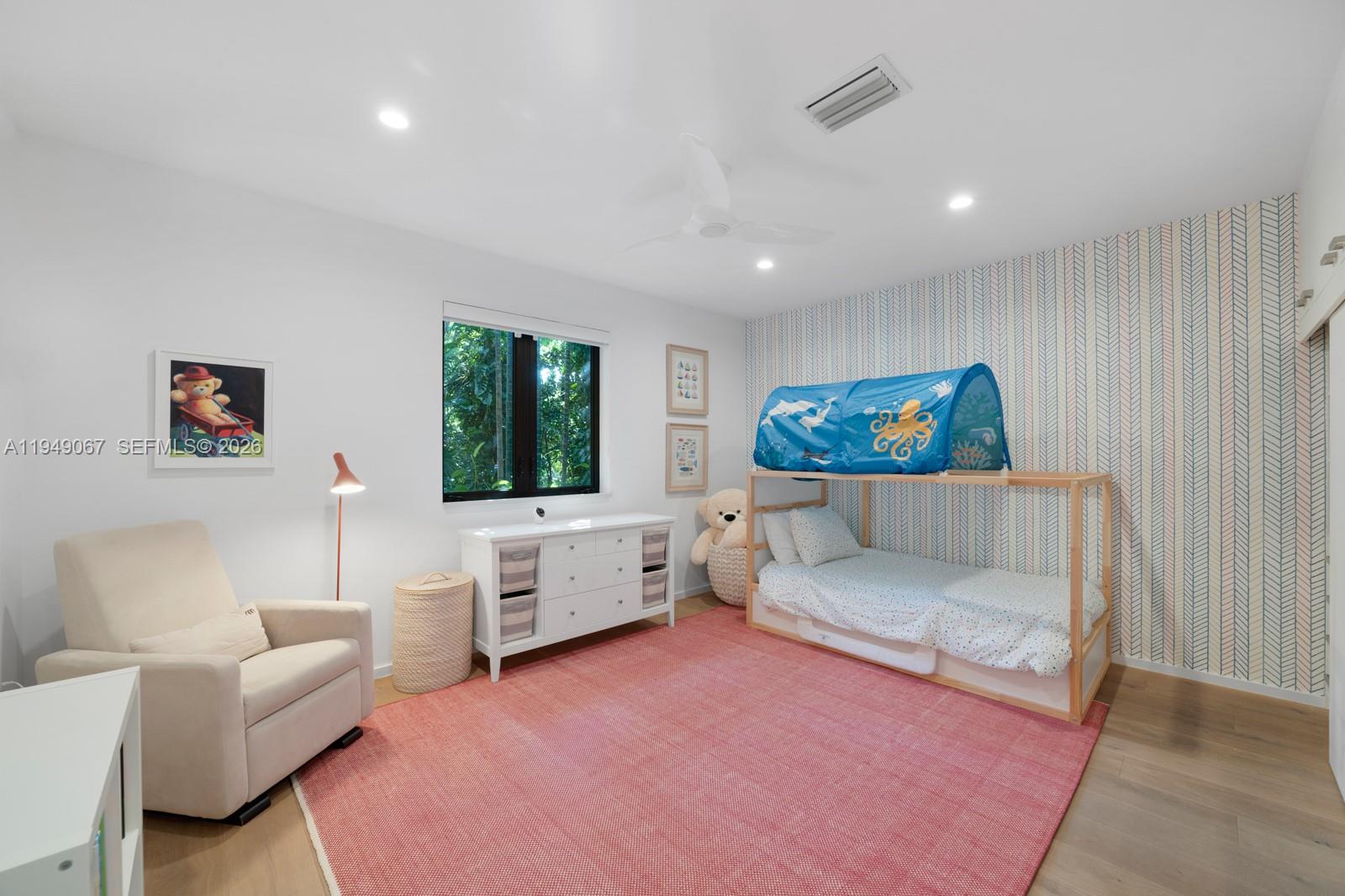 6840 Sunrise Pl, Coral Gables FL 33133