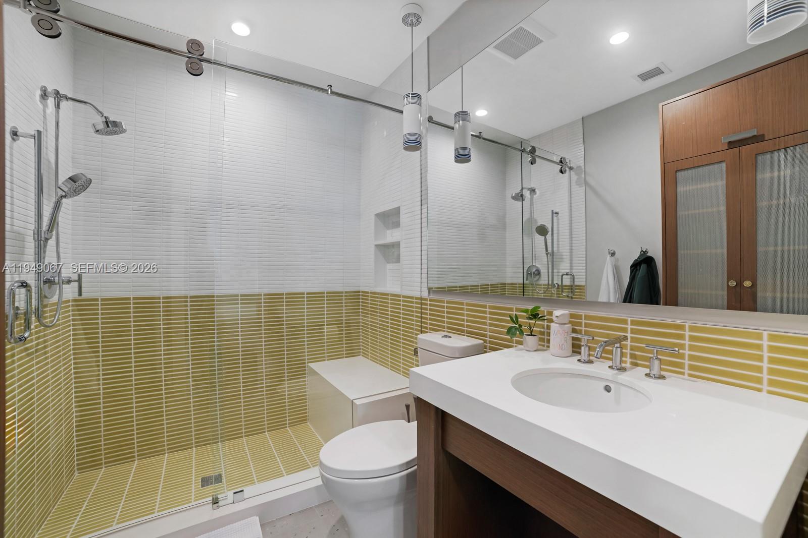 6840 Sunrise Pl, Coral Gables FL 33133