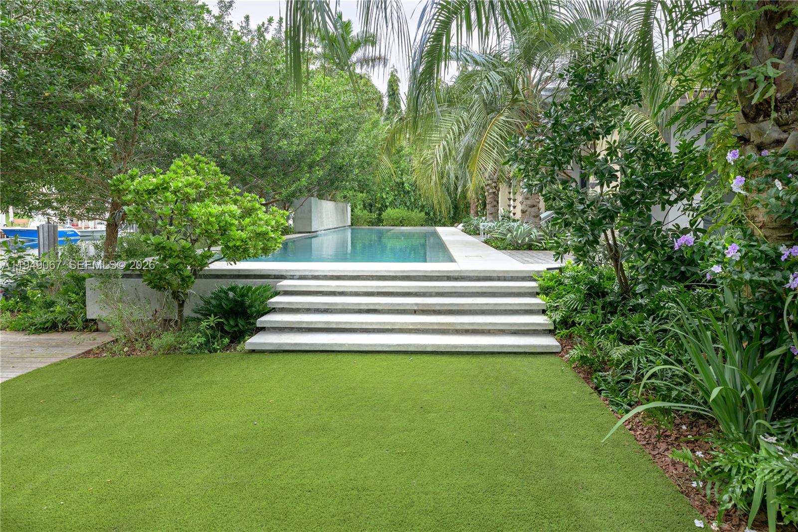 6840 Sunrise Pl, Coral Gables FL 33133