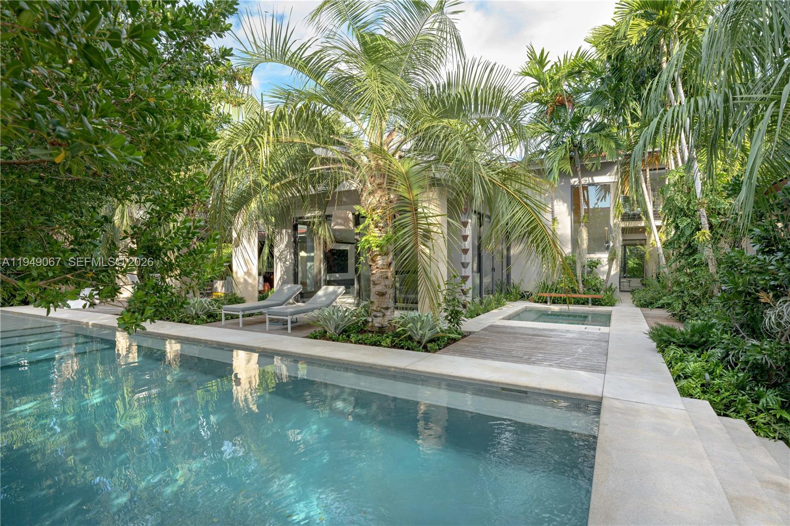 6840 Sunrise Pl, Coral Gables FL 33133