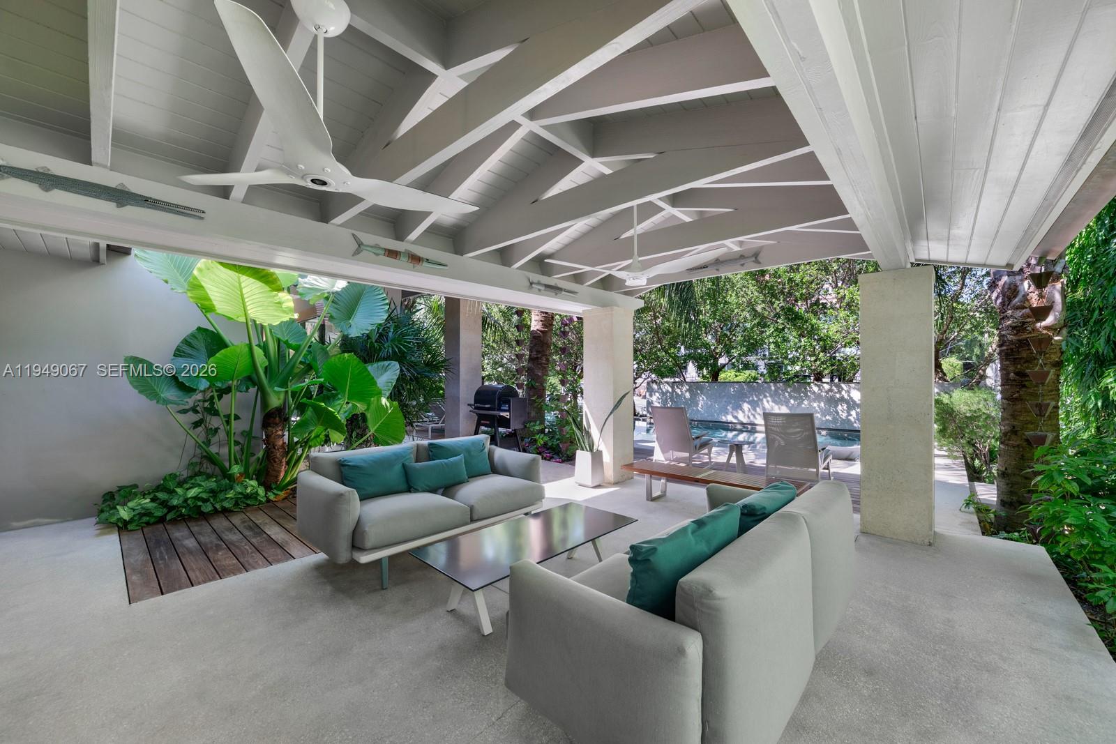 6840 Sunrise Pl, Coral Gables FL 33133