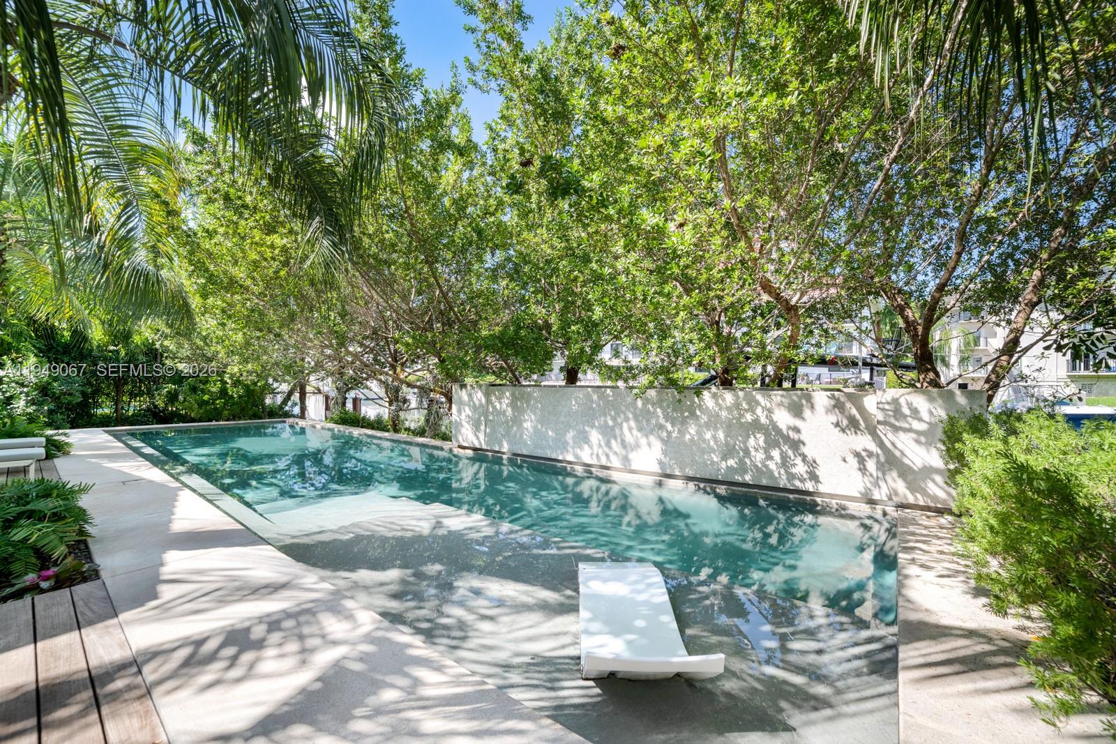6840 Sunrise Pl, Coral Gables FL 33133