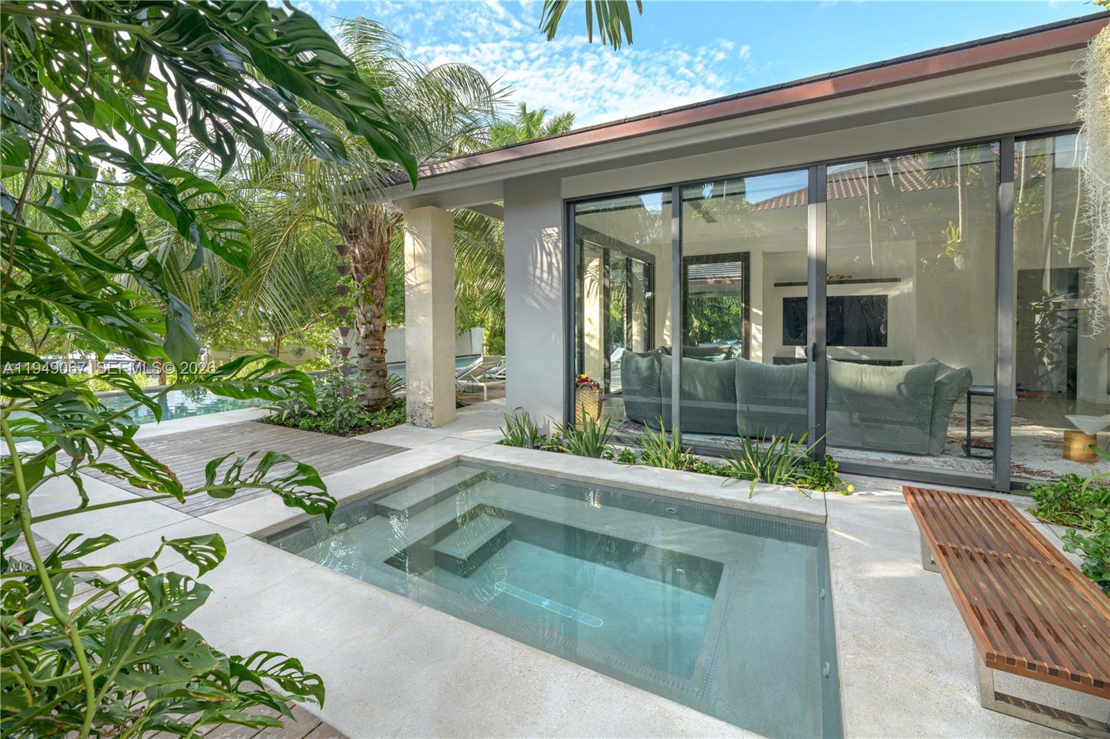 6840 Sunrise Pl, Coral Gables FL 33133