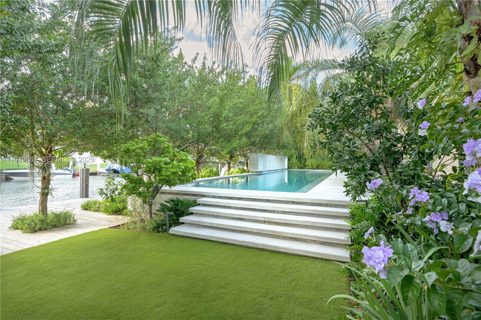 6840 Sunrise Pl, Coral Gables FL 33133