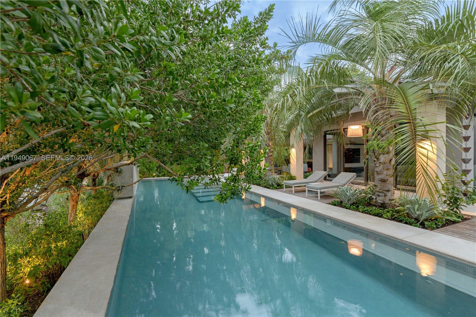 6840 Sunrise Pl, Coral Gables FL 33133