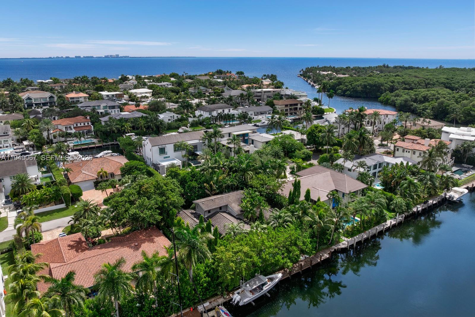 6840 Sunrise Pl, Coral Gables FL 33133