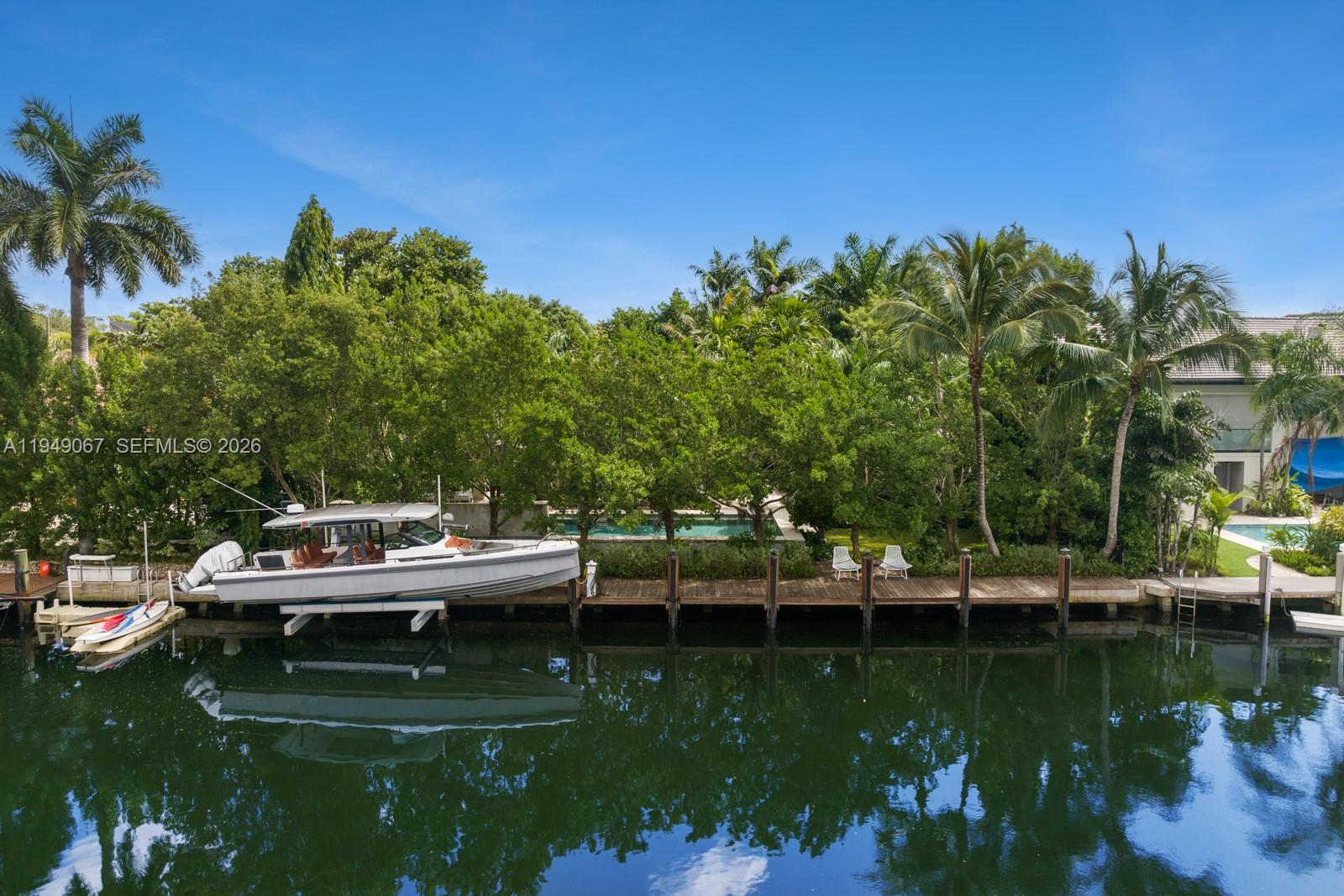 6840 Sunrise Pl, Coral Gables FL 33133