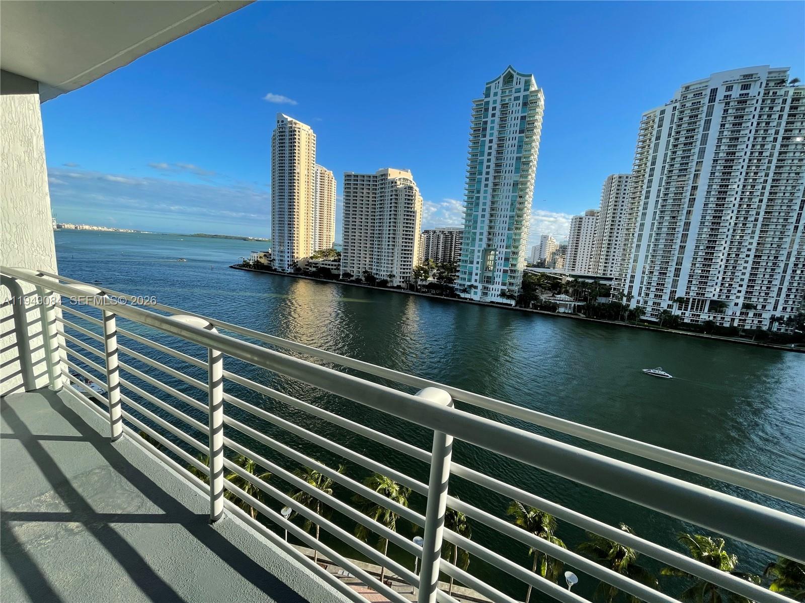 325 S Biscayne Blvd #1115, Miami FL 33131