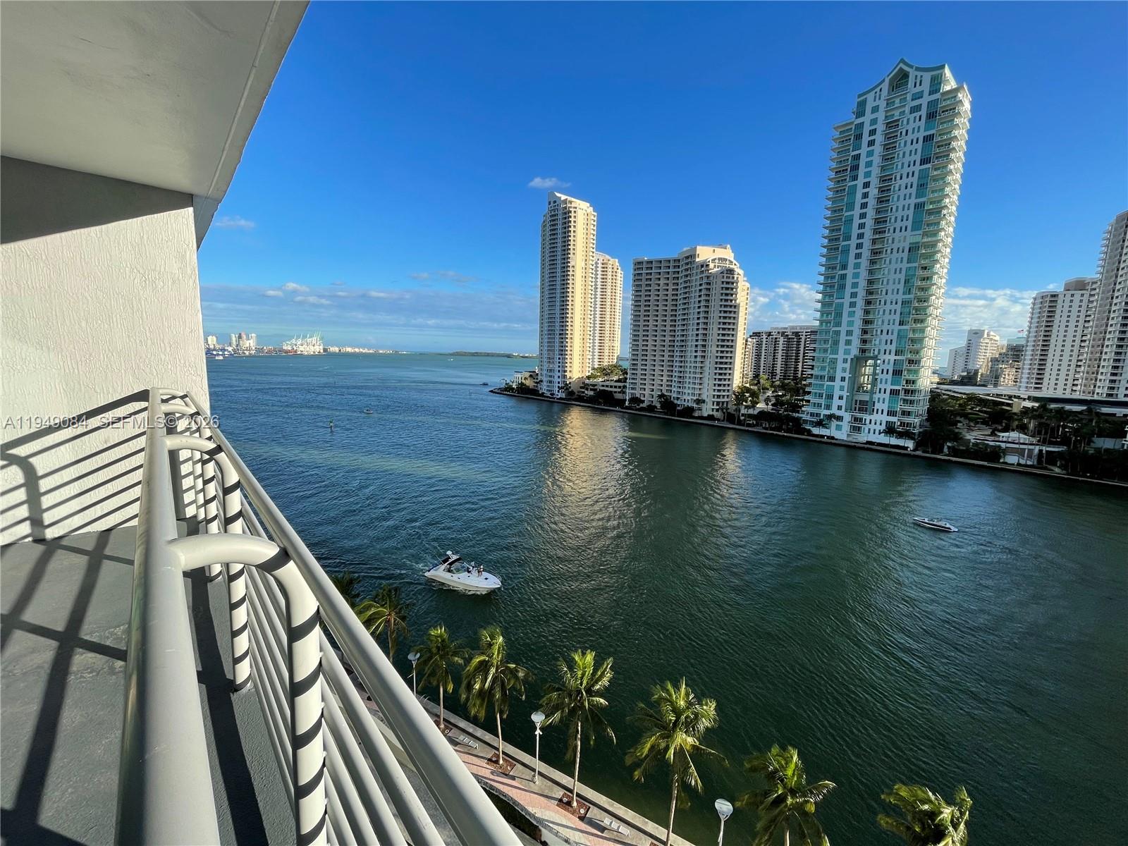 325 S Biscayne Blvd #1115, Miami FL 33131