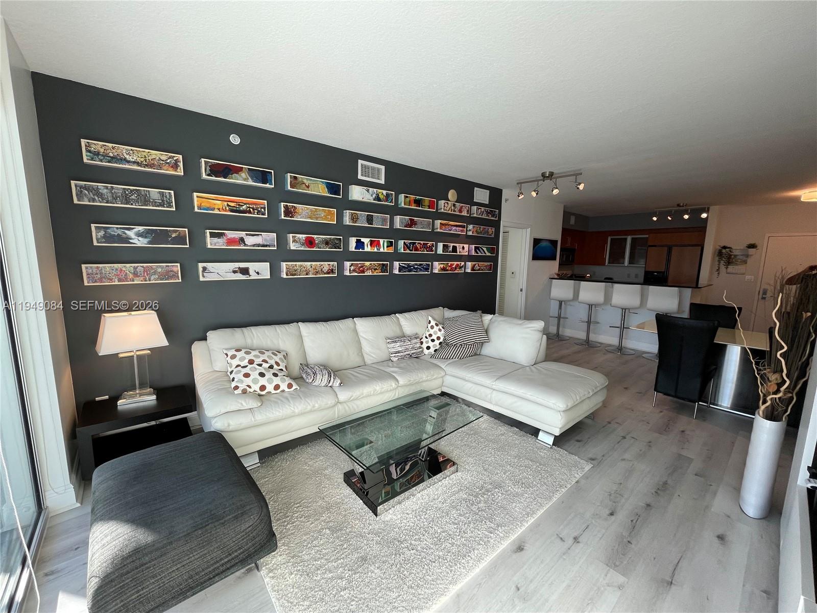 325 S Biscayne Blvd #1115, Miami FL 33131
