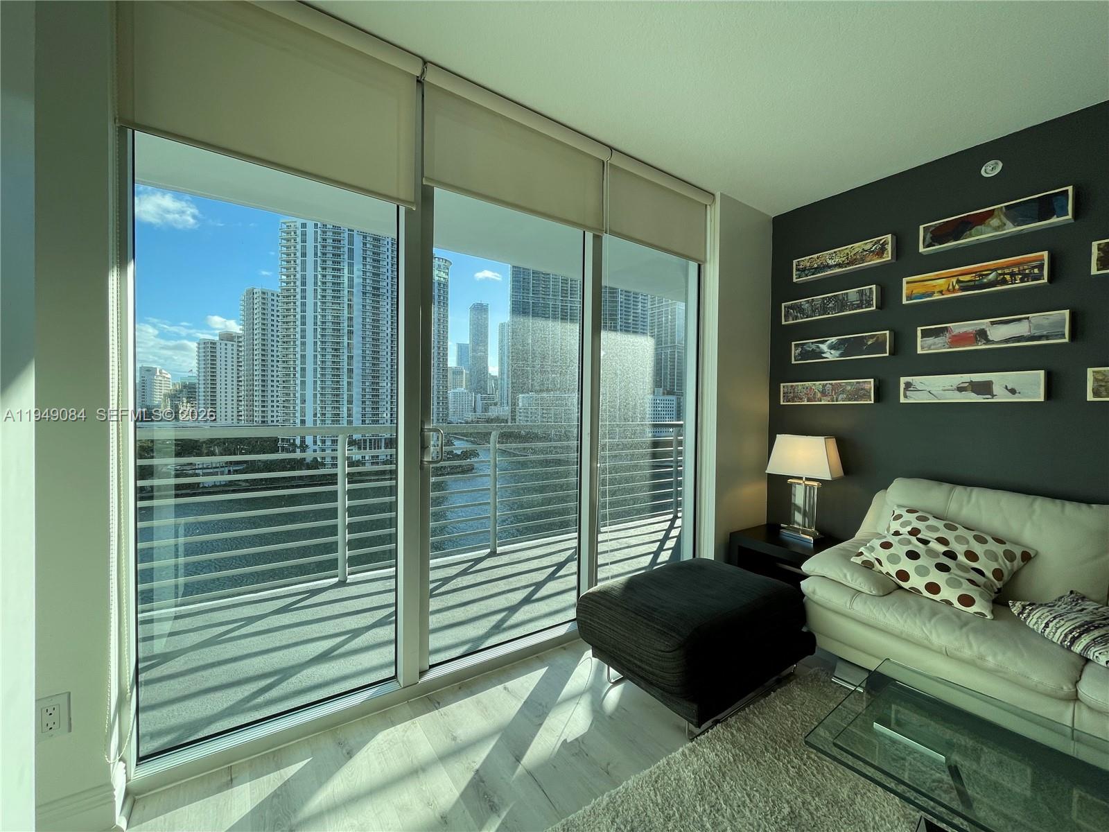 325 S Biscayne Blvd #1115, Miami FL 33131