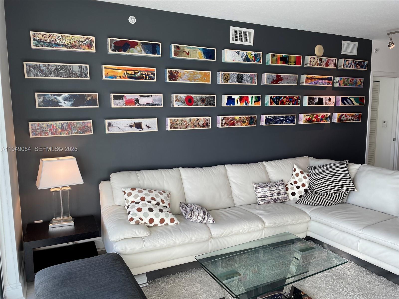 325 S Biscayne Blvd #1115, Miami FL 33131