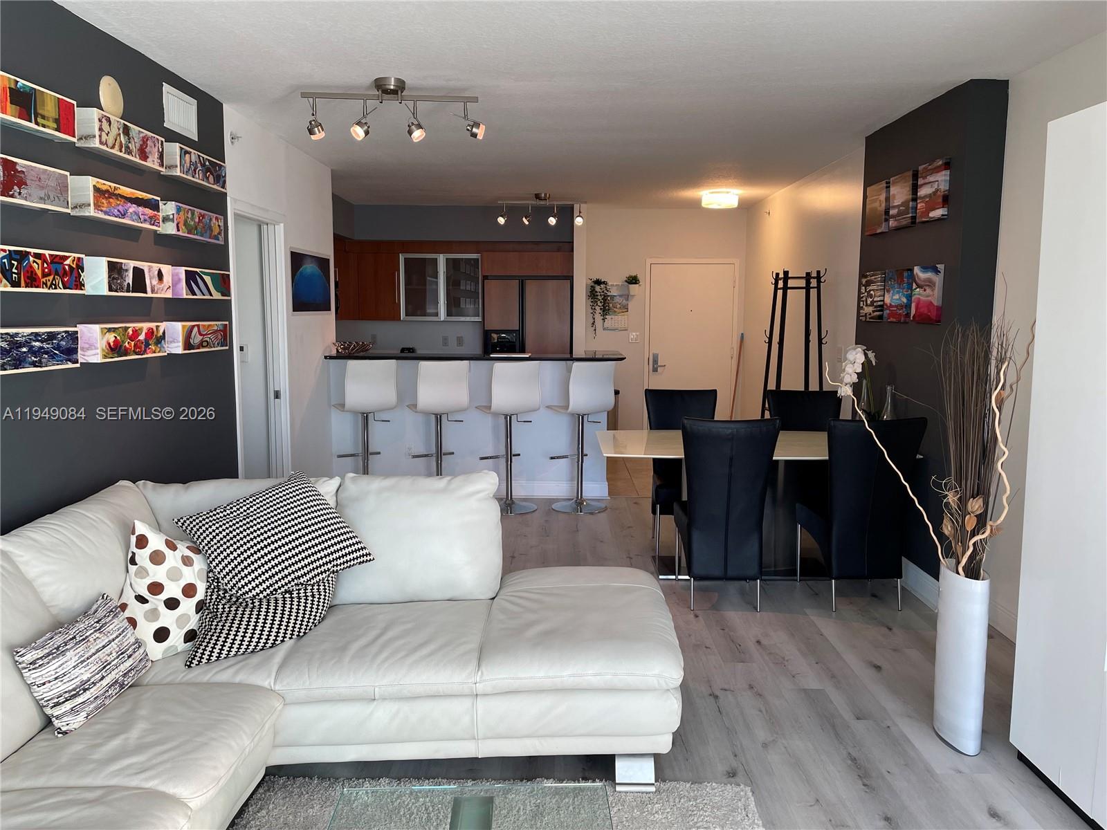 325 S Biscayne Blvd #1115, Miami FL 33131