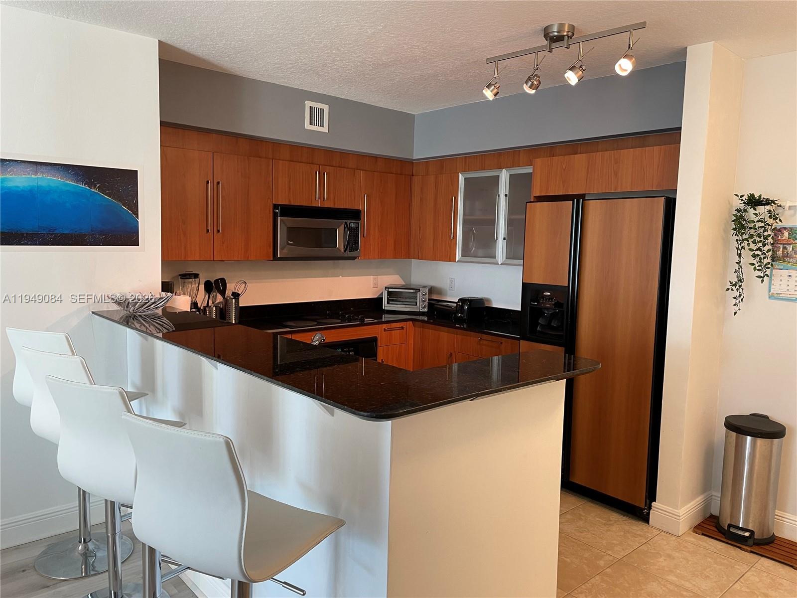 325 S Biscayne Blvd #1115, Miami FL 33131