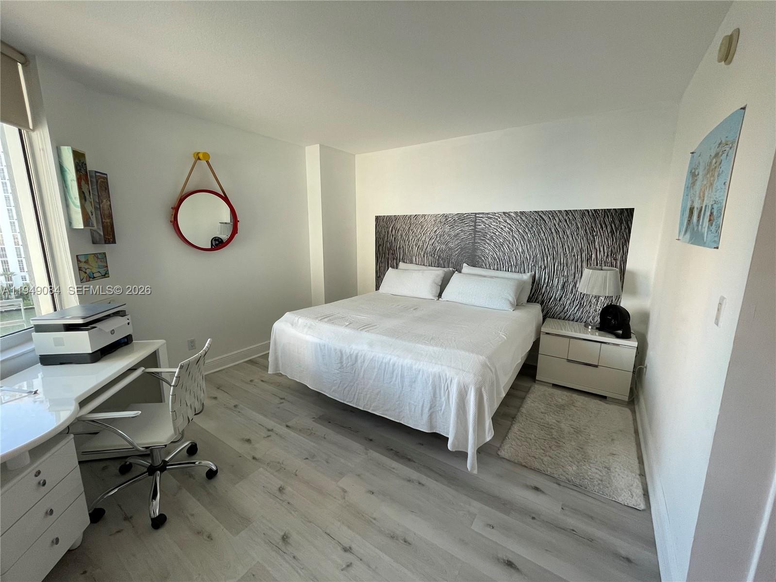 325 S Biscayne Blvd #1115, Miami FL 33131