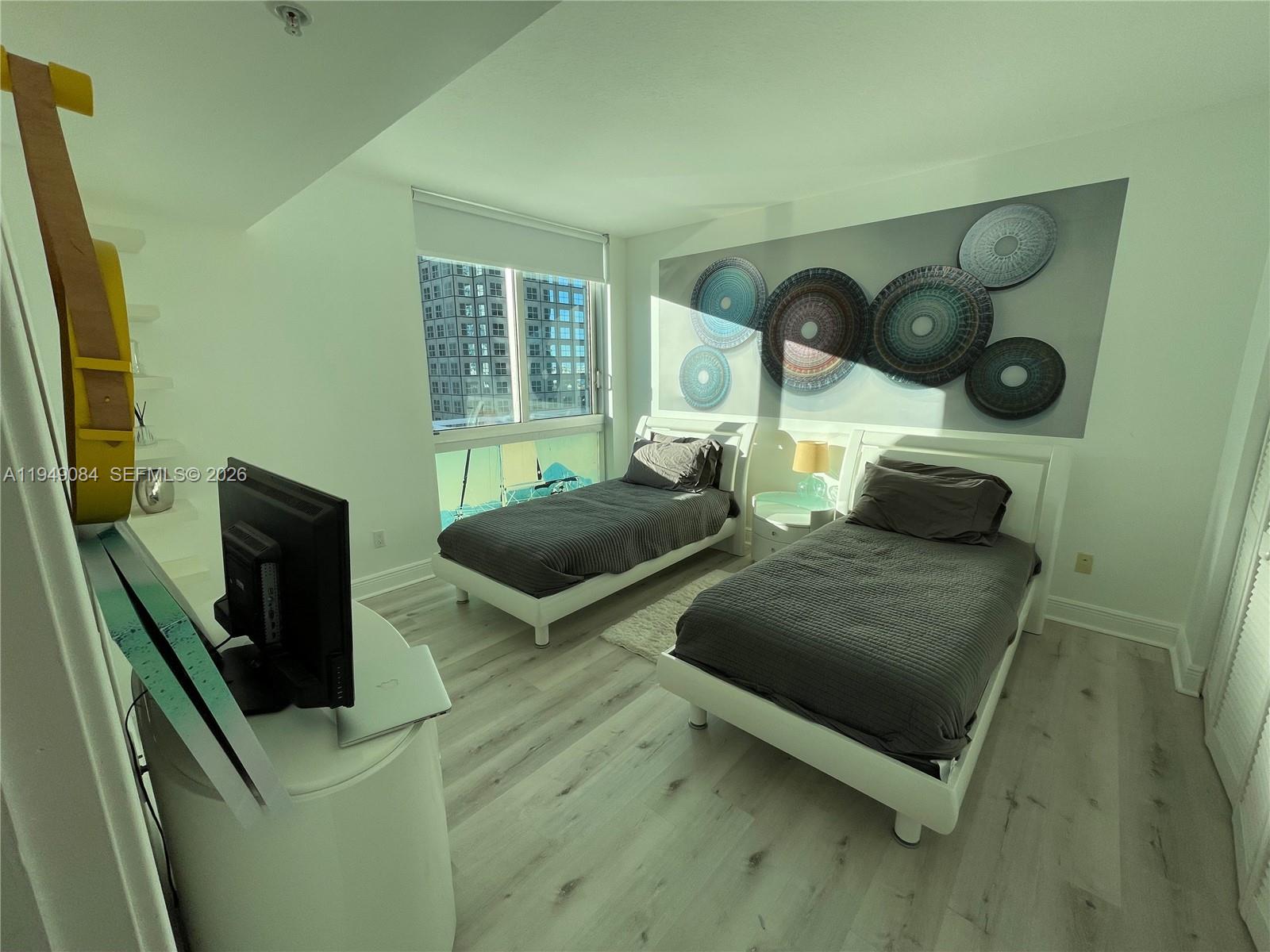 325 S Biscayne Blvd #1115, Miami FL 33131