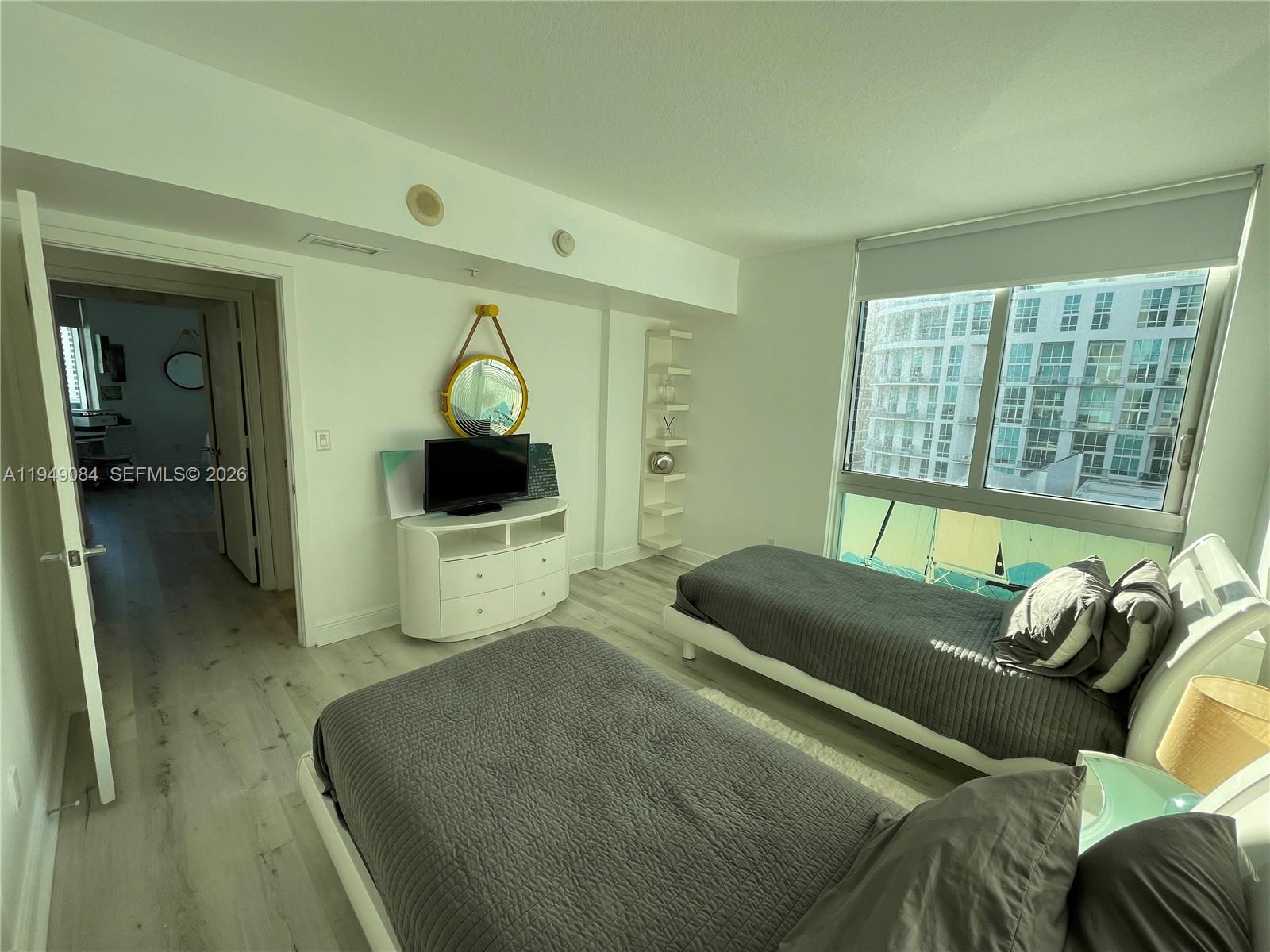 325 S Biscayne Blvd #1115, Miami FL 33131
