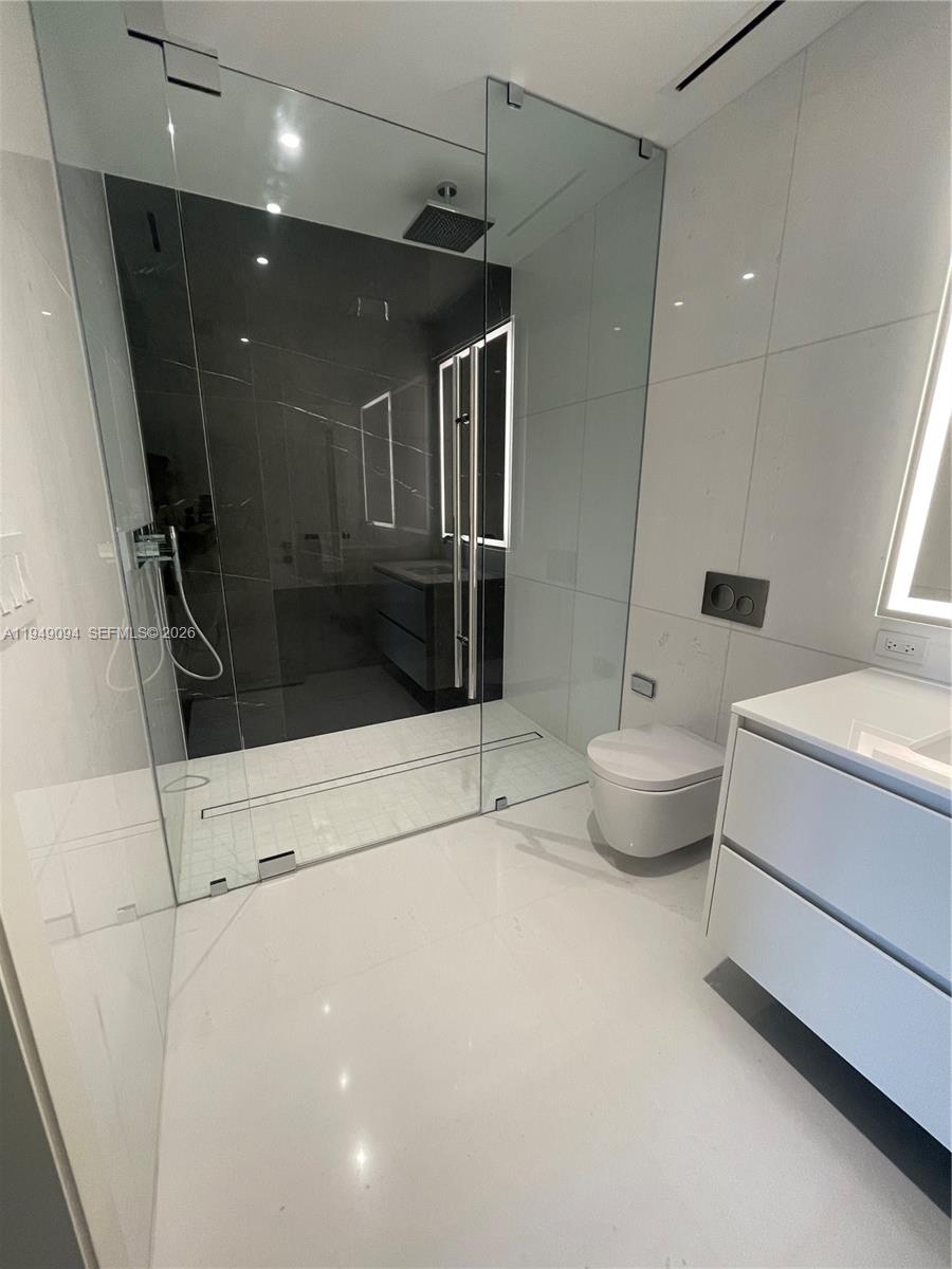 300 Biscayne Blvd Way #2308W, Miami FL 33131