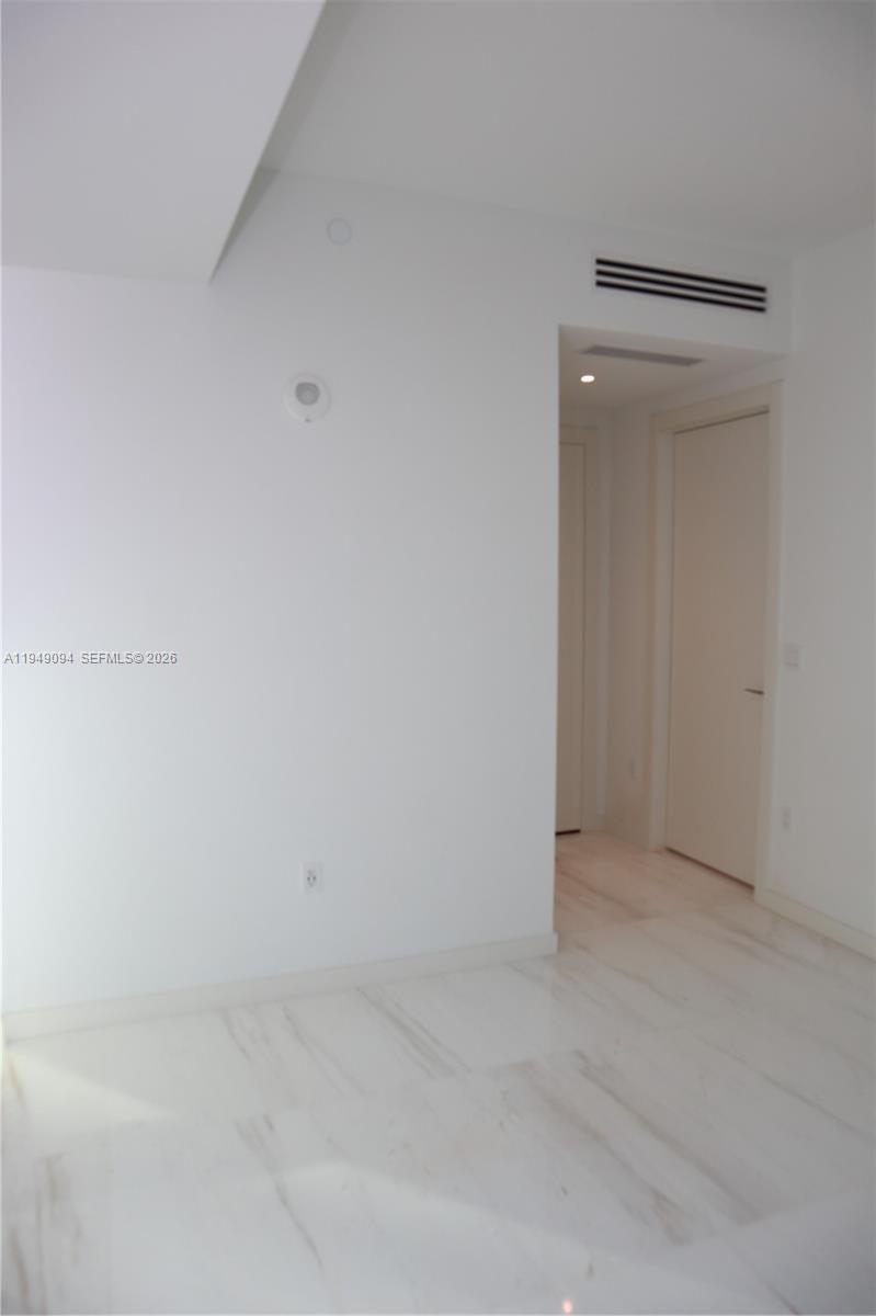 300 Biscayne Blvd Way #2308W, Miami FL 33131