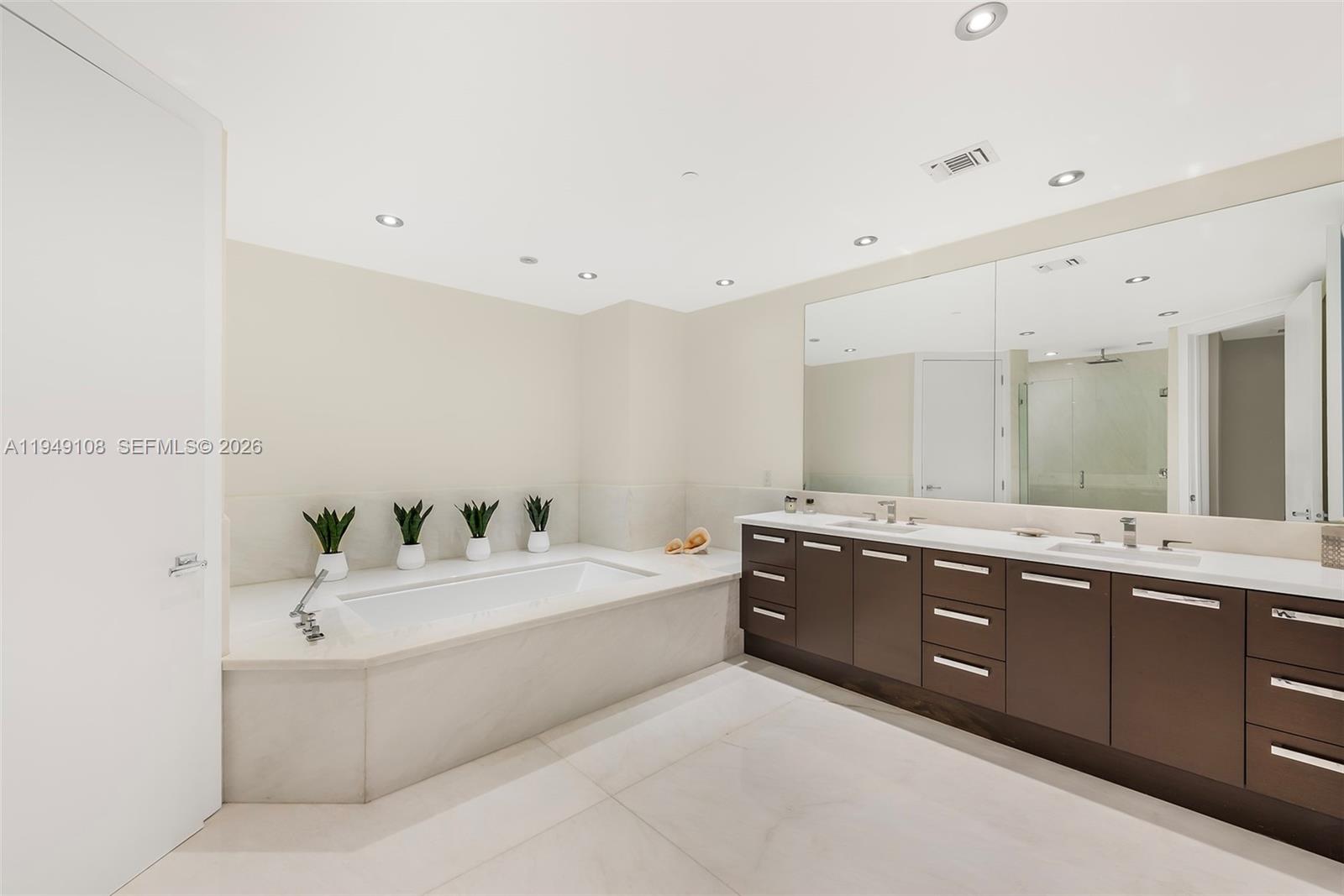 5959 Collins Ave #606, Miami Beach FL 33140